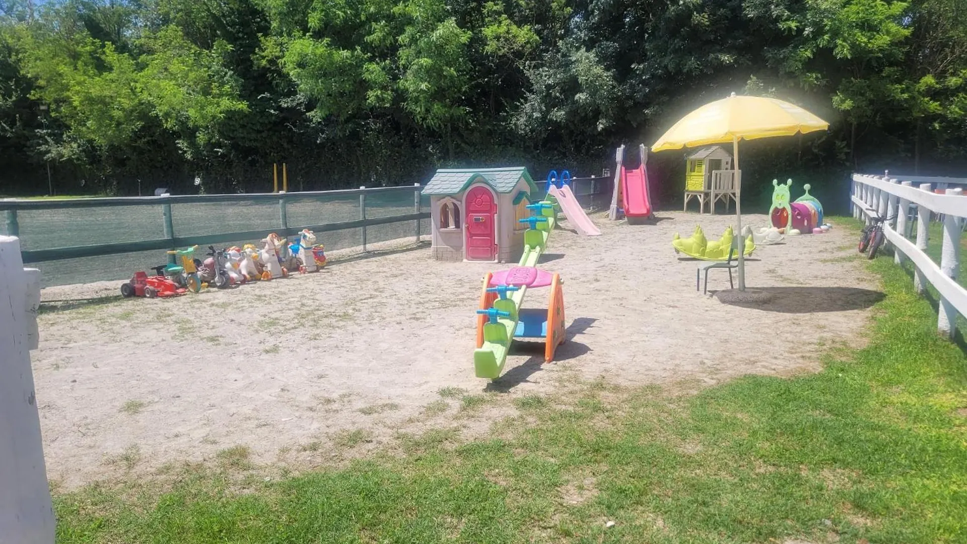 Agriturismo La Fornace Centro Ippico Como 0*,  Italia