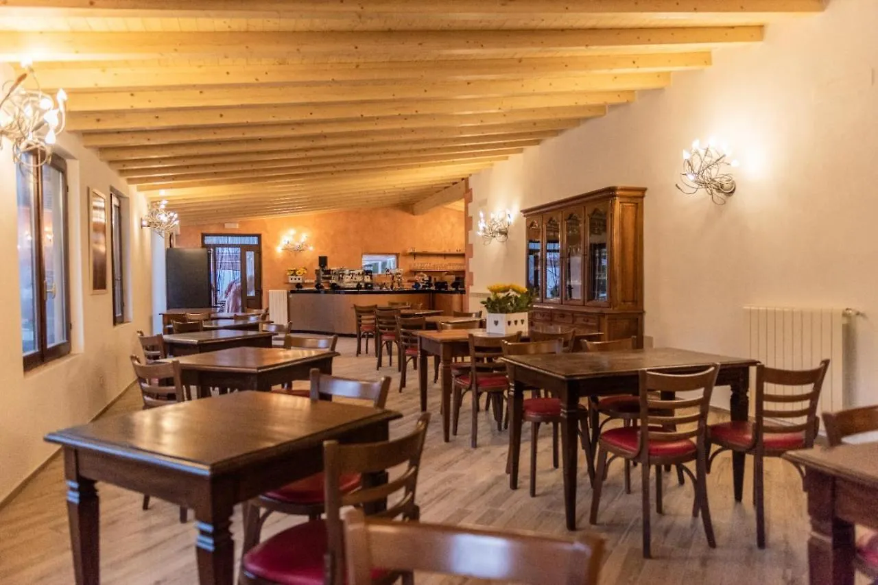 Agriturismo La Fornace Centro Ippico Como 0*,  Italy
